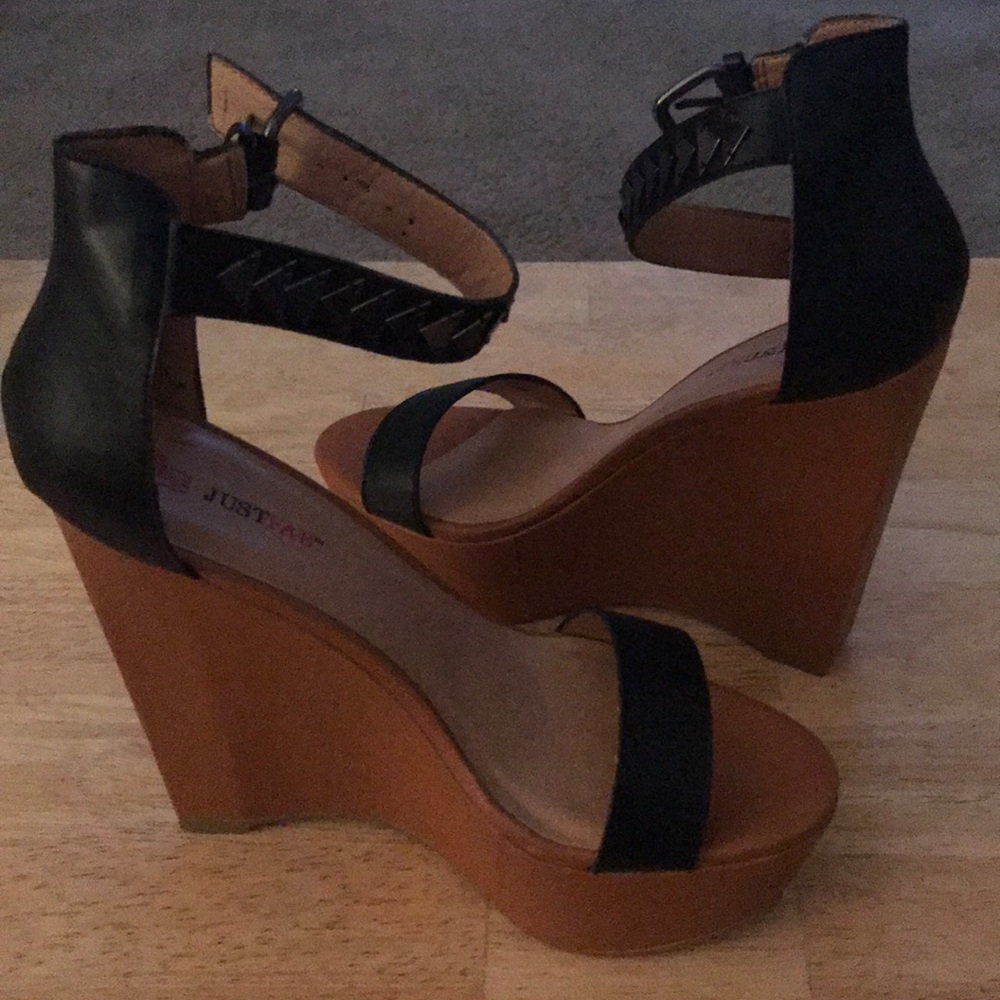 black wedge shoes